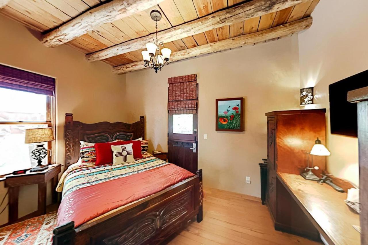 Antigua Inn (Adults Only) Санта Фе Екстериор снимка