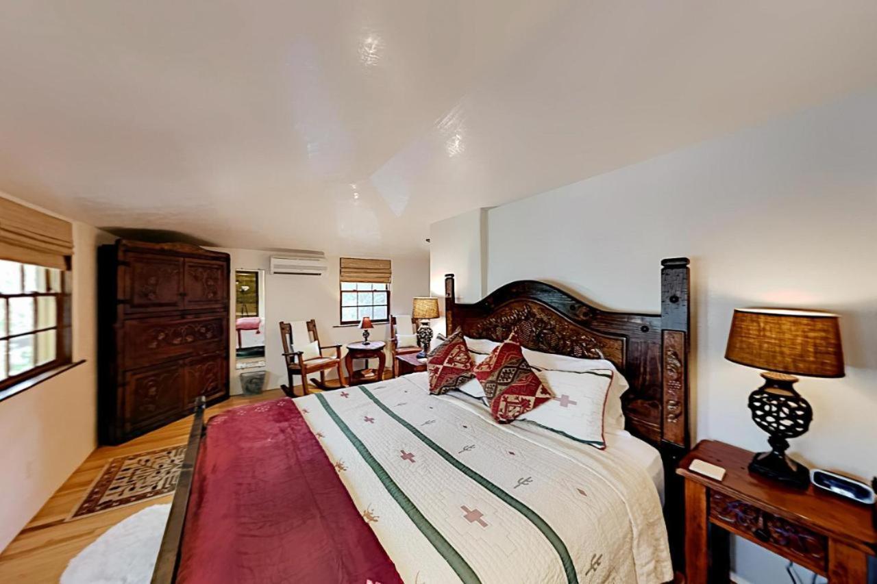 Antigua Inn (Adults Only) Санта Фе Екстериор снимка
